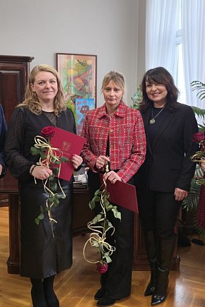 Trzy nauczycielki „Konopnickiej” z awansem-4270