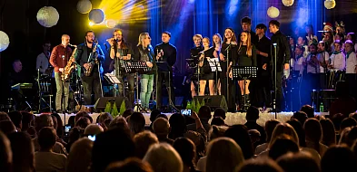 Świąteczny koncert kościańskich artystów. Sala kipiała od emocji [ZDJĘCIA]-90120