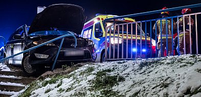 Samochód wjechał w latarnię na Północnej, tuż przed wiaduktem [ZDJĘCIA]-90295