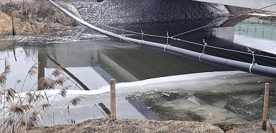 Nieznana substancja na kanale Obry w Kiełczewie