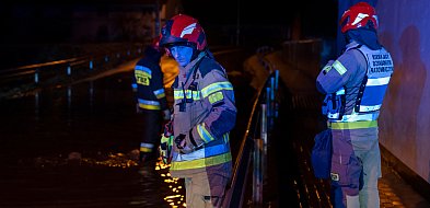 Zalana droga pod wiaduktem w Nacławiu [ZDJĘCIA]