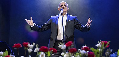 Na Dzień Kobiet Robert Rozmus ze znanymi przebojami. Mamy bilety dla czytelników!