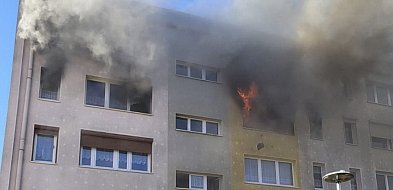 Pożar u sąsiadów w kilka minut zniszczył ich mieszkania. Proszą o pomoc!