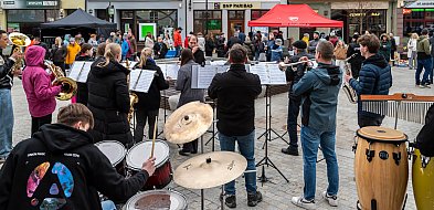Festyn dla pogorzelców z Jagiellońskiego na Rynku w Kościanie [ZDJĘCIA]