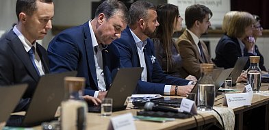 Czy w samorządzie miejskim można zatrudniać rodzinę radnych?