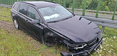 Wjechał w bariery na S5. Za szybko jechał [ZDJĘCIA]