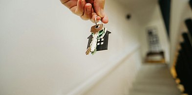 Jak bezpiecznie wynajmować mieszkanie i nie martwić się o problemy z lokatorami?