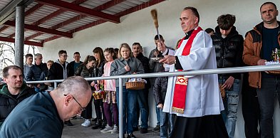 Święconka na Stadionie Miejskim w Kościanie [ZDJĘCIA]