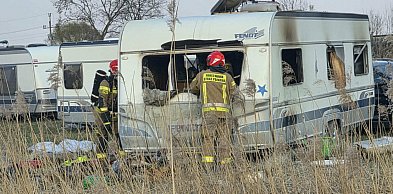 Pożar przyczepy kempingowej. W środku znajdował się pies [ZDJĘCIA]