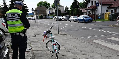 Zderzenie dziewczynki na rowerze z samochodem na przejściu [ZDJĘCIA]