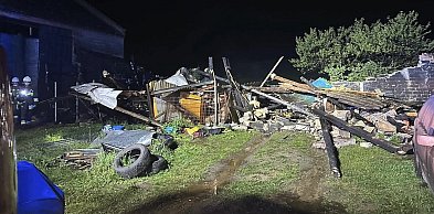 W nocy palił się budynek gospodarczy w gminie Krzywiń [ZDJĘCIA]