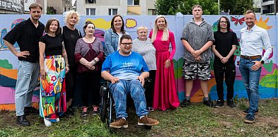 Mural integracyjny na płocie przy KOK-u [ZDJĘCIA]