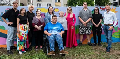 Mural integracyjny na płocie przy KOK-u [ZDJĘCIA]