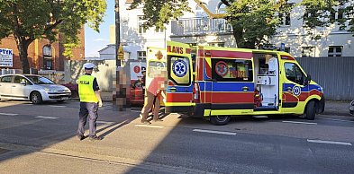 Kierowca stracił przytomność podczas jazdy. Świadkowie udzielili mu pomocy