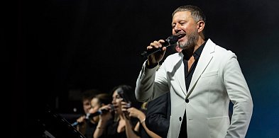 Koncert orkiestry z udziałem Andrzeja Piasecznego w Kościanie [ZDJĘCIA]-89181