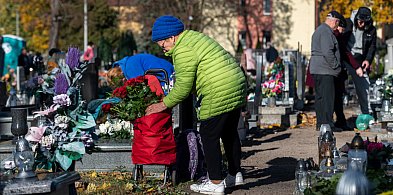 Tłumy na kościańskich cmentarzach [ZDJĘCIA]-89399