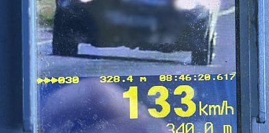 Przekroczył dozwoloną prędkość o 83 km/h-89447