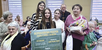 „Dwójka” bierze udział w akcji „Odblaskowa szkoła”  [ZDJĘCIA]-89585