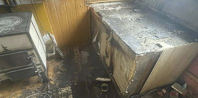 Pożar mieszkania w Krzywiniu. Ewakuowano siedem osób [ZDJĘCIA]-89814