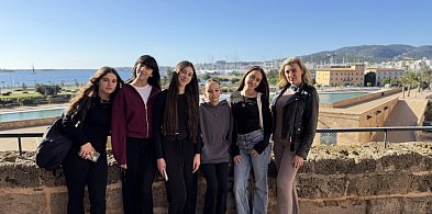 Drugie miejsce w konkursie uczennic z „Czwórki” i wyjazd na Majorkę-89979