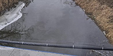 Nieznana substancja na kanale Obry w Kiełczewie