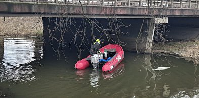 Ponownie oleista ciecz na kanale Obry [ZDJĘCIA]