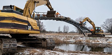 Zniknął łuk z rur nad kanałem Obry na wysokości Kurzej Góry [ZDJĘCIA]