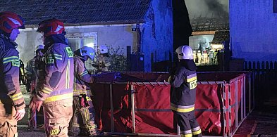 Pożar stodoły w Rąbiniu. Płonął cały budynek [ZDJĘCIA]