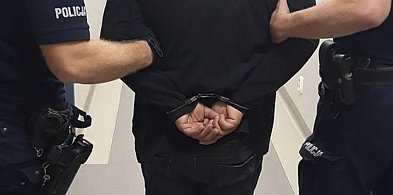 Pijany agresor uderzył dyrektora pięścią w twarz