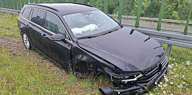 Wjechał w bariery na S5. Za szybko jechał [ZDJĘCIA]