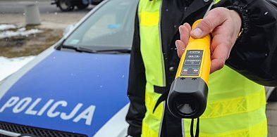Uszkodził inne auto. Miał 3 promile, a do sklepu pojechał po alkohol!