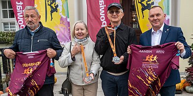 Kościański Półmaraton. Zaprezentowano medale i koszulki-89319