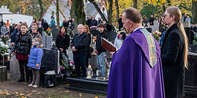 Uroczystość Wszystkich Świętych na cmentarzach-89423