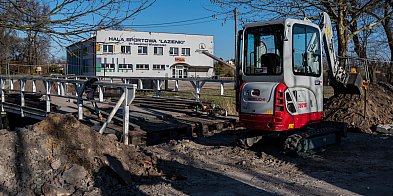 Trwa remont mostu na Łazienkach [ZDJĘCIA]