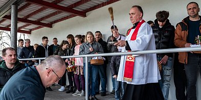 Święconka na Stadionie Miejskim w Kościanie [ZDJĘCIA]