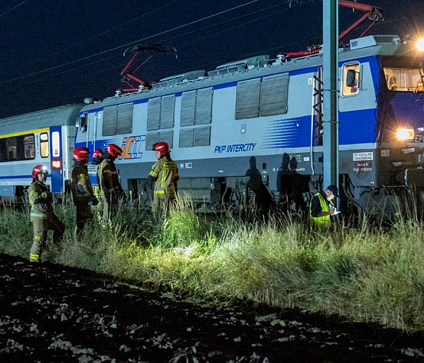 Śmiertelne potrącenie przez pociąg w Starych Oborzyskach [ZDJĘCIA]-88935