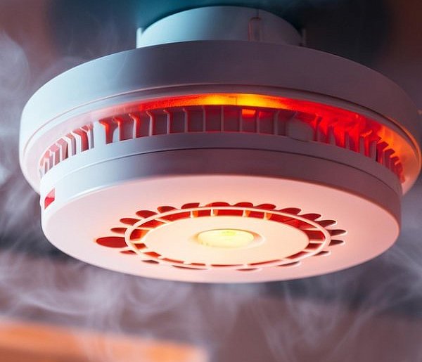 Rewolucja w przepisach pożarowych. Nowe obowiązki dla właścicieli domów i firm-89374