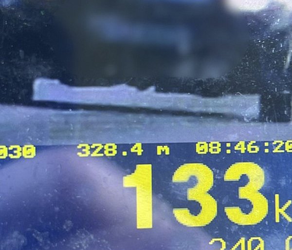 Przekroczył dozwoloną prędkość o 83 km/h-89447