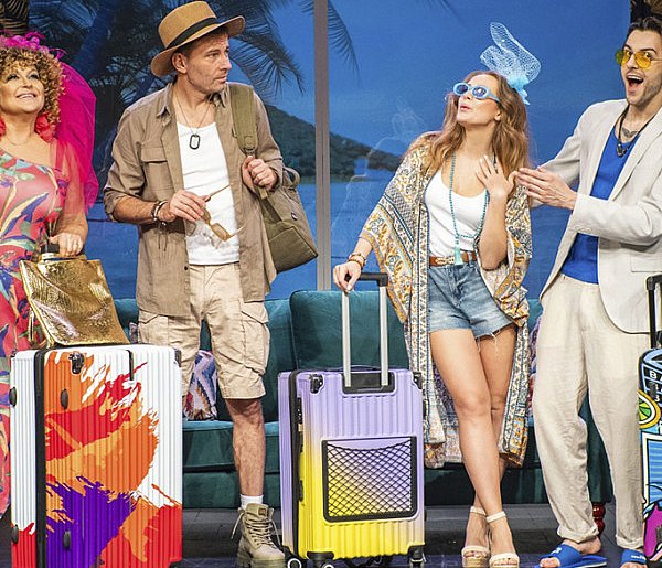 „Podróż poślubna plus”. Wygraj bilety na spektakl!-89468