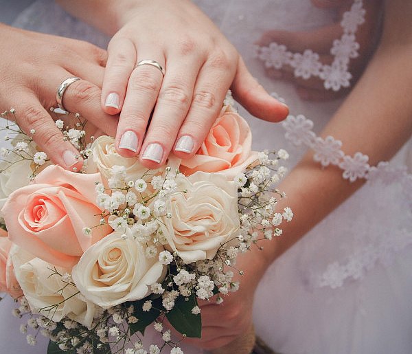 40 tys. zł za ślub i dziecko. PiS chce zachęcać do małżeństw i rodzicielstwa-89731