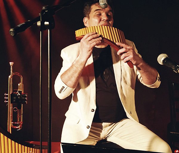 „W Klubie Muzyka” – zaproszenie na nastrojowy i aromatyczny koncert-89958