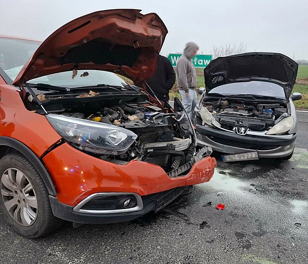 Zderzenie dwóch pojazdów na Śmigielskiej. Po raz kolejny w tym miejscu…-90024