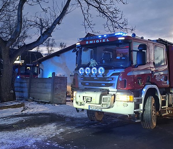 Paliła się stodoła w Żegrówku. 12 zastępów straży pożarnej [ZDJĘCIA]-90358
