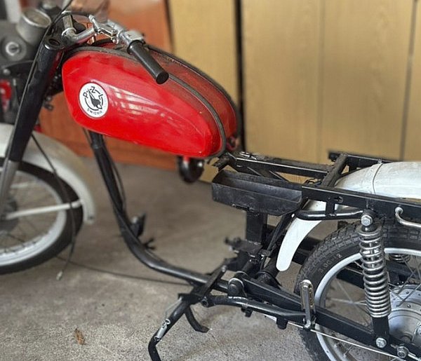 Miał naprawiać klasyczne motocykle, a je przywłaszczał-90379