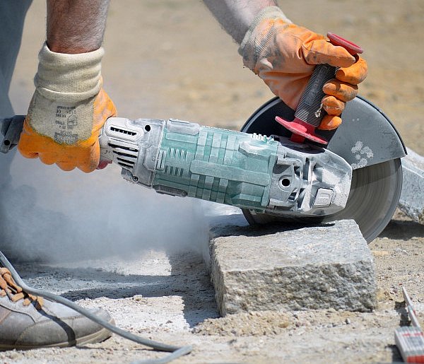 Weszły nowe przepisy. ZUS przyjmuje setki tysięcy wniosków-90406