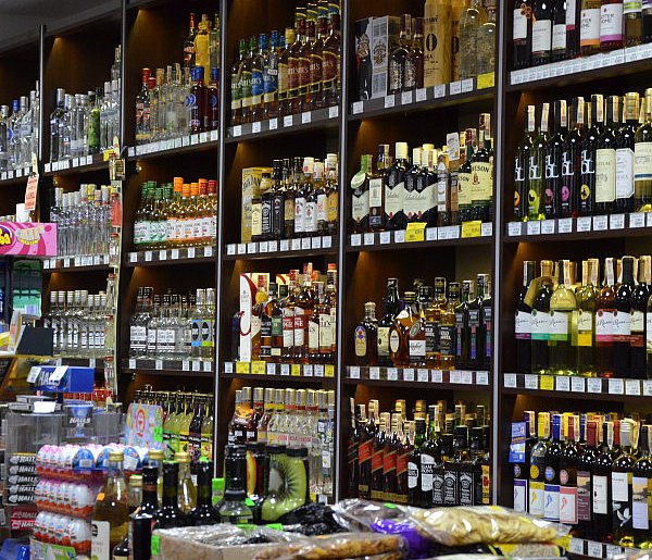 To codzienność wielu Polaków. Nowe dane o alkoholu niepokoją-90423