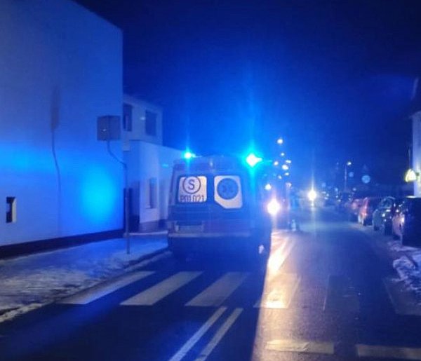 Tragiczne zdarzenie w mieszkaniu w Kościanie. Nie żyje kobieta