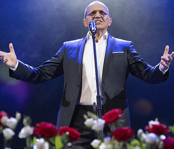 Na Dzień Kobiet Robert Rozmus ze znanymi przebojami. Mamy bilety dla czytelników!