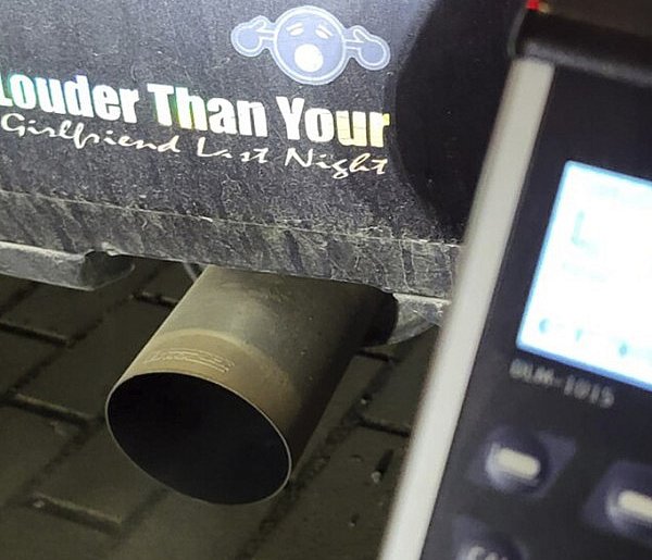 Głośniejszy niż dziewczyna w nocy? Kierowcę taka wyobraźnia słono kosztowała