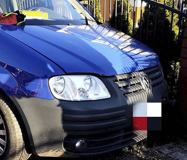 Źle się poczuł za kierownicą i wjechał w ogrodzenie